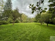 Prodej pozemk� v klidn� ��sti Hloub�t�na
