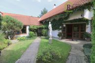 Prodej zaj�mav� nemovitosti - rodinn�ho domu s ateli�rem v Nov� ���i na Vyso�in�.