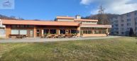 Pron�jem obchodn�ch prostor 147 m2, Vset�n, Luh