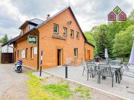 RD, 108 m2, 3+1, zahrada, parkov�n�, po rekonstrukci, se zab�hlou restaurac�, obec �esk� Ji�et�n