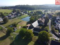 Jedine�n� historick� tvrz v klidn� obci Lechovice  mimo��dn� investi�n� p��le�itost