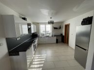 Prodej, rodinn dm 206 m2, pozemek 560 m2, enov, ul. Petvaldsk