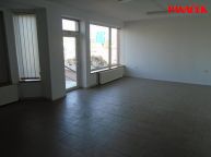 Pron�jem  domu  Zl�n  obchodn� prostory