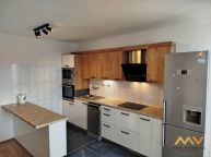 Pronjem podkrovnho bytu 3+1, 92 m2/balkon, Hradec Krlov  centrum.