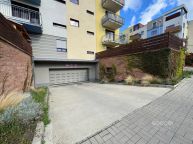 Pronjem garovho stn  Hostiva, Praha 10.