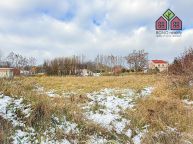 Stavebn pozemek, vma 2357 m2, bydlen, voda na pozemku, klidn lokalita, obec Hrob, st Steln