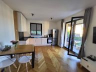 Prodej bytu 1+kk s terasou a parkovac�m st�n�m na lukrativn� adrese v T�bo�e.