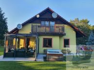 Prodej rodinn�ho domu v He�manic�ch u Fr�dlantu.