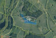 Prodej prostorsn�ho pozemku u obce Dvory nad Lu�nic�