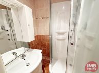 Prodej bytu 2+1 v Nov� Roli, ul. 1. M�je