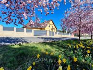 Prodej samostatn�ho RD 5+kk+gar� celkem 218 m2  pozemek 620 m2 ul. V p��nk�ch  P�ezletice