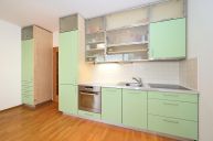 Neza�., kr�sn� 1+kk , 32m2, Osadn� ul. Hole�ovice Praha 7, tram 2min. ch�ze