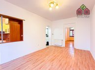 Bytov� jednotka, dispozice 3+kk, v�m�ra 76 m2, balk�n, sklep, obec Litom��ice, ul. Pokratick�