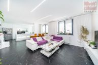 Pron�jem rodinn�ho domu pobl�� centra m�sta Stud�nka