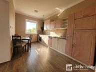 Byt 3+1, 100 m2, zahrada 80 m2, Libi�