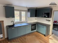 Nov� zrekonstruovan� d�m se zahradou - �jezd nad Lesy, Praha 9