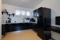 Pron�jem bytu 3+kk/zahr�dka/sklep, 62,3 + 34,5 + 3 m2 � Brand�s nad Labem, ul. Na Kope�ku