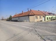 Rodinn� d�m v Komo�anech