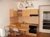 Pron�jem bytu 1+1, 48 m2, v Praze 10 - Vr�ovice, ulice Ko�ick�.