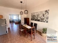 Rodinn� d�m s investi�n�m potenci�lem v �esk� Kamenici  bydlen� i podnik�n� v jednom