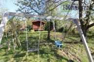 Prodej rekrea�n� chatky v zahr�dk��sk� osad� v Praze 8.