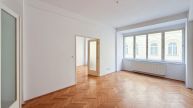 Pron�jem  bytu 2+1 80m2,  2 x WC, �atna, balkon, 1.patro, Star� M�sto, Praha 1, Bartolom�jsk� ulice