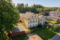 Historick� usedlost s du��, t�emi budovami a velk�m pozemkem - Otro��n