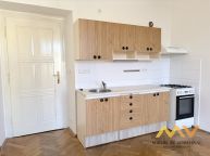 Pron�jem bytu 2+kk, 55 m2, Hradec Kr�lov� � ul. Nerudova.