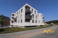 Pron�jem modern�ho bytu 2+kk s lod�i� a parkovac�m st�n�m, 62 m2 � Hradec Kr�lov�, T�ebe�.