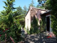 Stavebn� pozemek s kr�snou zahradou a domem k rekonstrukci na klidn�m m�st�  v �st� nad Labem Kl��e