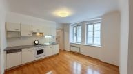 Pon�jem neza��zen�ho bytu 2+1 cca 54m2, 1. patro, Radnick� schody, Hrad�any, Praha 1