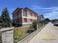 Pron�jem atypick�ho podkrovn�ho bytu 2+kk, 65 m2, Hradec Kr�lov� � centrum, ul. Nerudova.
