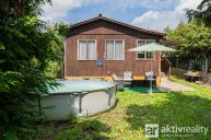 Pron�jem rekrea�n� chaty se zahradou - Uh��n�ves