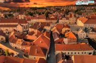 Historick� d�m v Po�umav�. Parkov�n�, �eka, a stropy z roku 1600. 344 m2, Hora��ovice