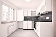 Pron�jem bytu 2+1, 46 m2 s parkov�n�m v Rajhrad� na ulici 9.kv�tna