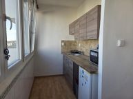 Pron�jem garsoni�ry v Hradci Kr�lov�