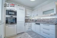 Pron�jem zrekonstruovan�ho a vybaven�ho bytu 1+1 se zasklenou lod�i�  Teplice nad Be�vou