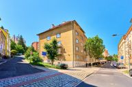 Prodej �tuln�ho bytu 2+1 s balkonem v Karlov�ch Varech - Drahovic�ch