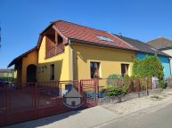Prodej rodinn�ho domu, 240m2 s velkou zahradou - �eperka