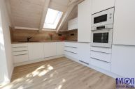Pron�jem luxusn�ho 3(4)+kk, 105 m2, se zahradou, 2x parkovac� st�n�, Praha 5 - Stod�lky