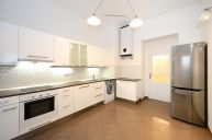 Pron�jem 1.patro 3+1 84m2 Kroftova ulice Praha 5 sklep Pet��n