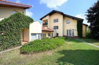 Pron�jem vila Praha Chodov 454 m2, zahrada 413 m2, terasa baz�n sauna gar�
