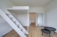 Pron�jem bytu 1+kk se spac�m patrem, 31 m2, ul. Staroml�nsk�, Praha 9 - Vyso�any.
