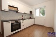 Nov� zrekonstruovan� pron�jem 2+1, 54 m2, Kol�n II, v zeleni