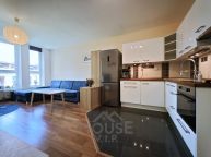 Prodej bytu 2+kk, 63 m2, s balkonem a parkovac�m st�n�m, Roztoky u Prahy.