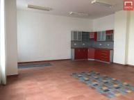 Pron�jem souboru 7 kancel��� se zaseda�kou a kuchyn�, 200m, Olomouc Chv�lkovice