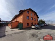 Byt 2+1, 94 m2, Nupaky, Praha vchod