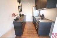 Pronájem 2kk 45m2 P8 Kobylisy, ul. Slancova, rekonstrukce, zařízen.