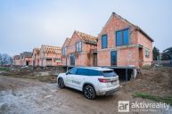 Prodej novostavby rodinnho domu s uitnou plochou 149 m2, s dispozic 5+kk, technick mstnost, prdelna, 2 kryt parkovac stn, soukrom zahrada, Luec nad Vltavou