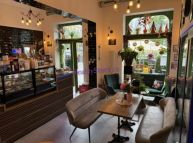 pron�jem kav�rny se zahr�dkou o velikosti 100m2 IPPavlova s v�lohami parkov�n�